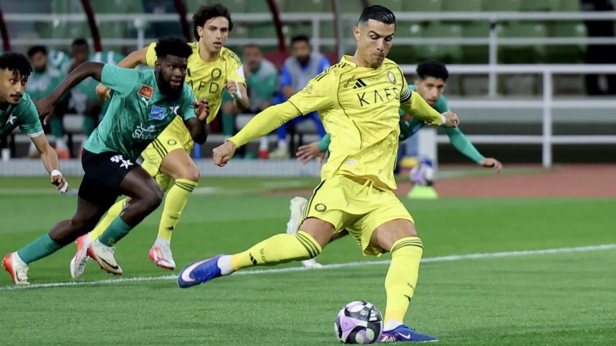 Ronaldo ghi bàn